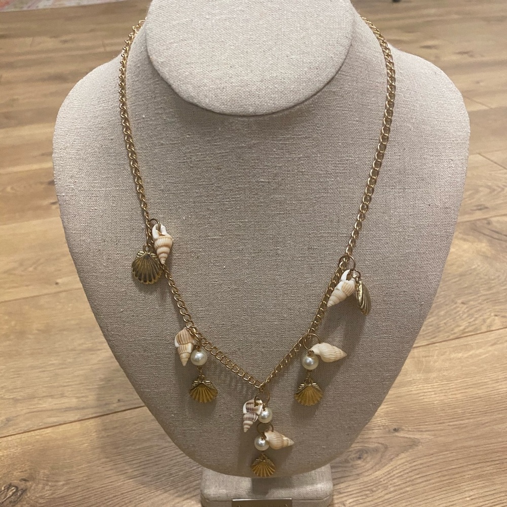 Gold shell beachy necklace